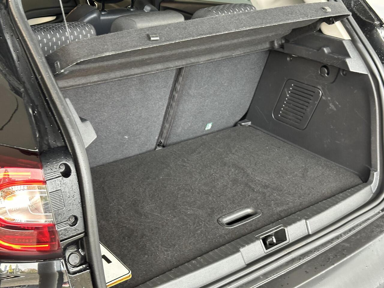 Renault CAPTUR 0.9 TCe Intens NAVIGATIE | TREKHAAK | ACHTERUITRIJCAMERA | PARKEERSENSOREN RONDOM