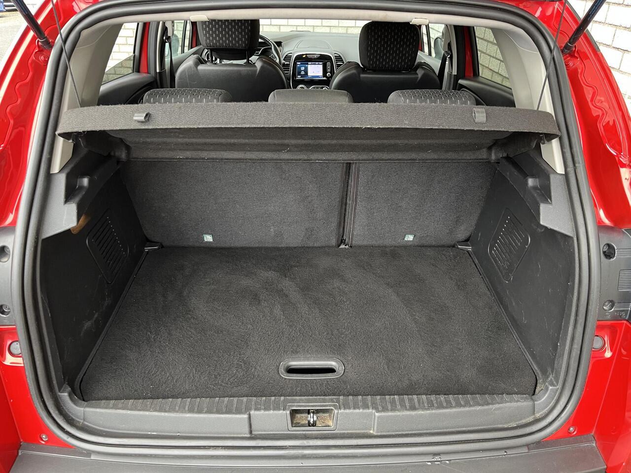 Renault CAPTUR 1.2 TCe Intens | Achteruitrijcamera | Navigatie | Afneembare trekhaak | Cruise Control |