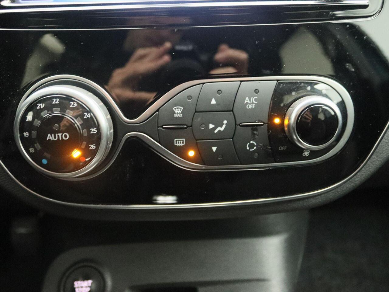 Renault CAPTUR TCe 90 Intens | Navi | Achteruitrijcamera + Parkeersensoren voor/achter | Climate Control | Trekhaak | Reservewiel | Dodehoekdetectie |