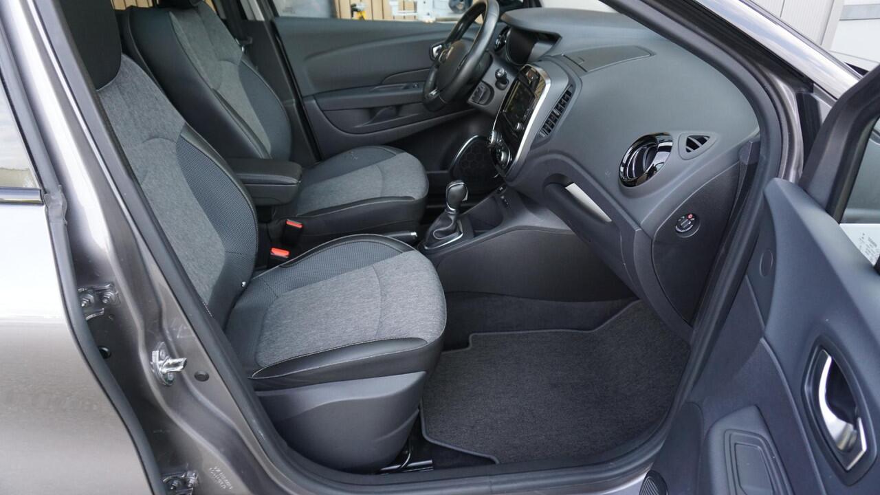 Renault CAPTUR 1.3 TCe 150PK Automaat Intens Pano.Dak Trekhaak 17inch LM Keyless LED H-Leder 91878km!