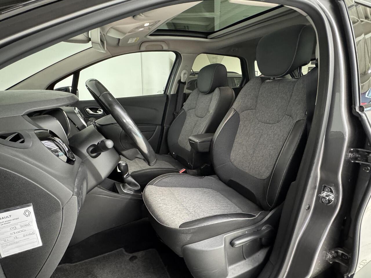 Renault CAPTUR 1.3 TCe Intens | Navigatie | Camera | Panoramadak | Cruise control |