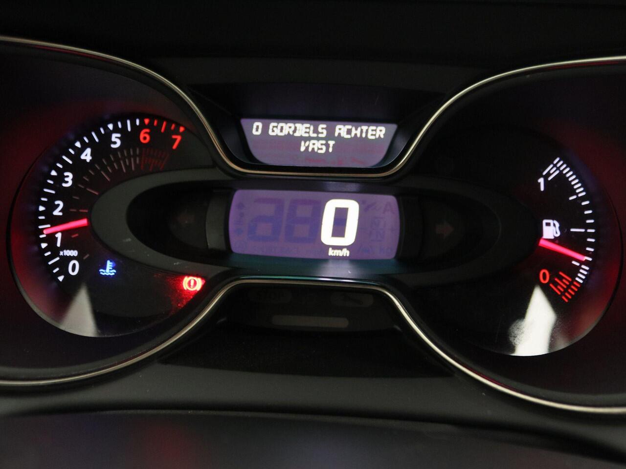 Renault CAPTUR TCe 90 Intens | R-Link navigatiesysteem | LED PURE VISION koplampen | Elektronisch geregelde airconditioning | Skidplates voor en achter in Gris | Two-tone metaalkleur | Parkeersensoren achter |