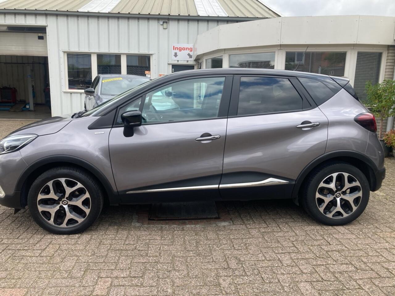 Renault CAPTUR 0.9 TCe 90pk Limited / Navigatie