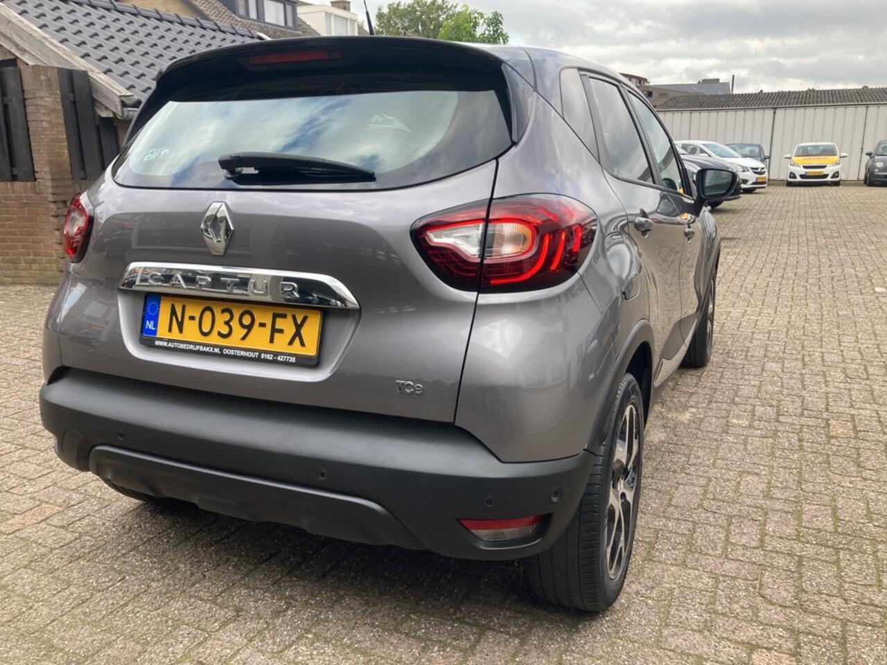 Renault CAPTUR 0.9 TCe 90pk Limited / Navigatie