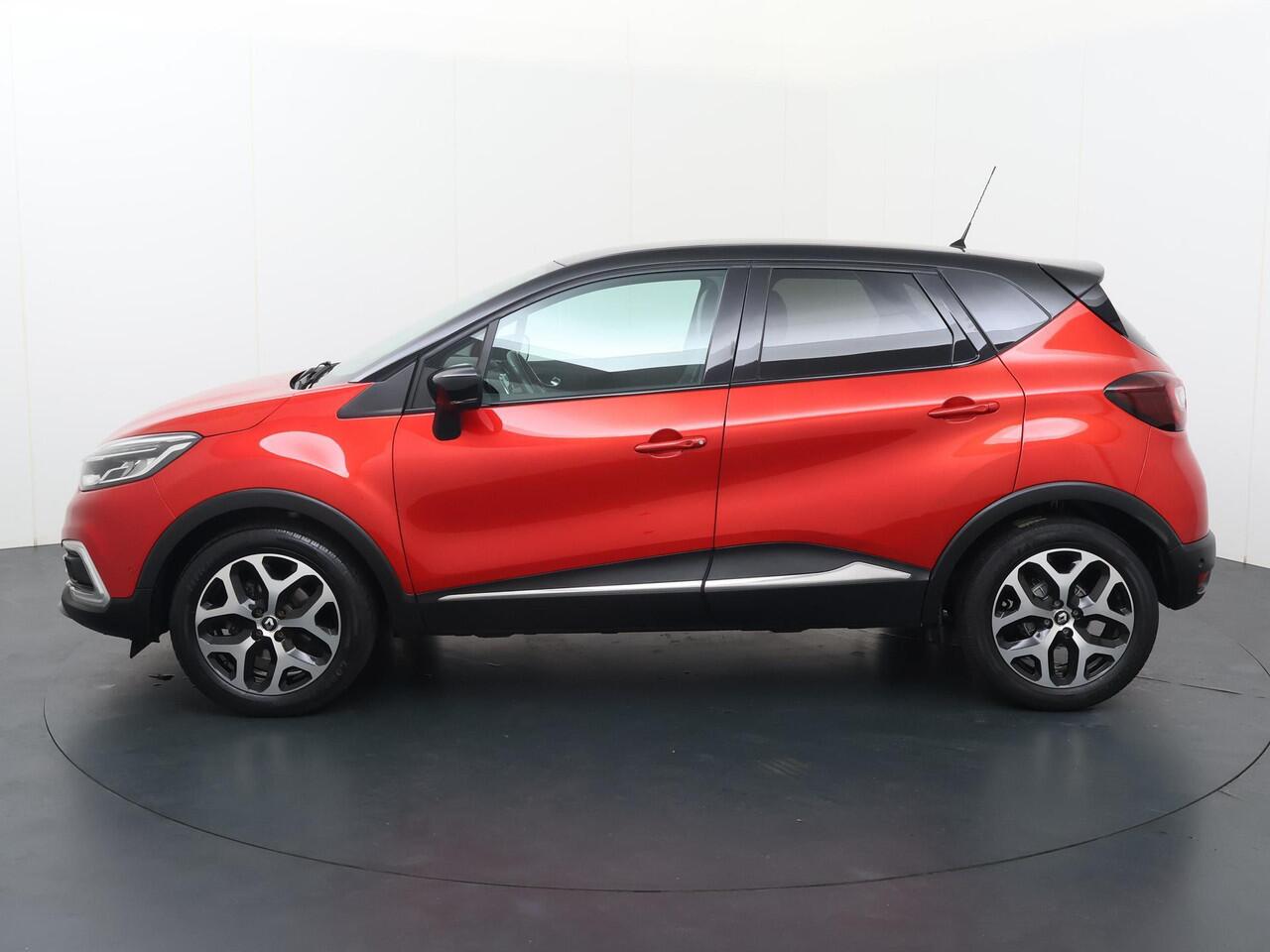 Renault CAPTUR 1.3 TCe Intens | Multifunctioneel stuurwiel | Automatische verlichting | Cruise control | Spraakbediening | Stoelverwarming | Start/Stop | Climate | Deurvergrendeling | Parkassist | Navigatie | Bluetooth | parkeersensoren | Achteruitrijcamera | Eco | Inkl