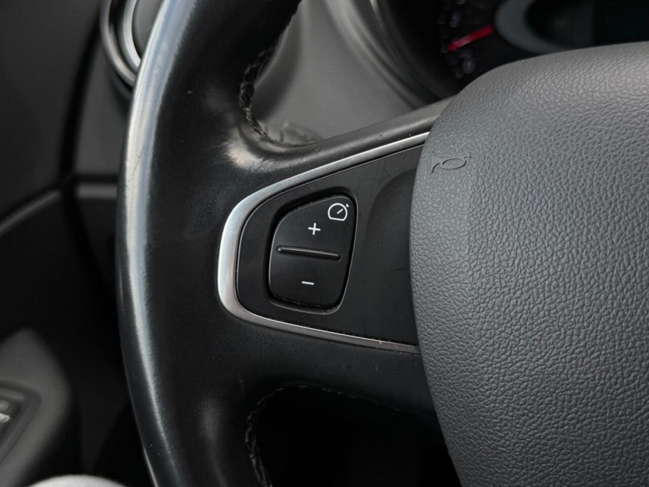 Renault CAPTUR 0.9 TCe 90pk Bose - Navi - Camera - LED