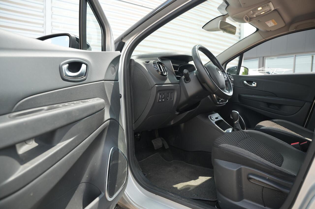 Renault CAPTUR 1.3 TCe Intens Achteruitrijcamera parkeersensoren achter 17"L.M. Navi Mistlampen