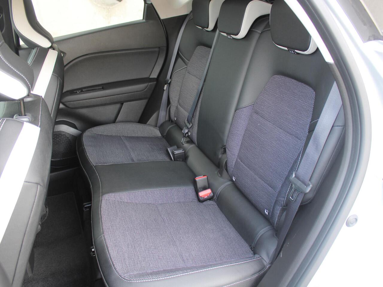 Renault CAPTUR 1.0 TCe 100 Intens | TREKHAAK | NAVIGATIE | ACHTERUITRIJCAMERA |