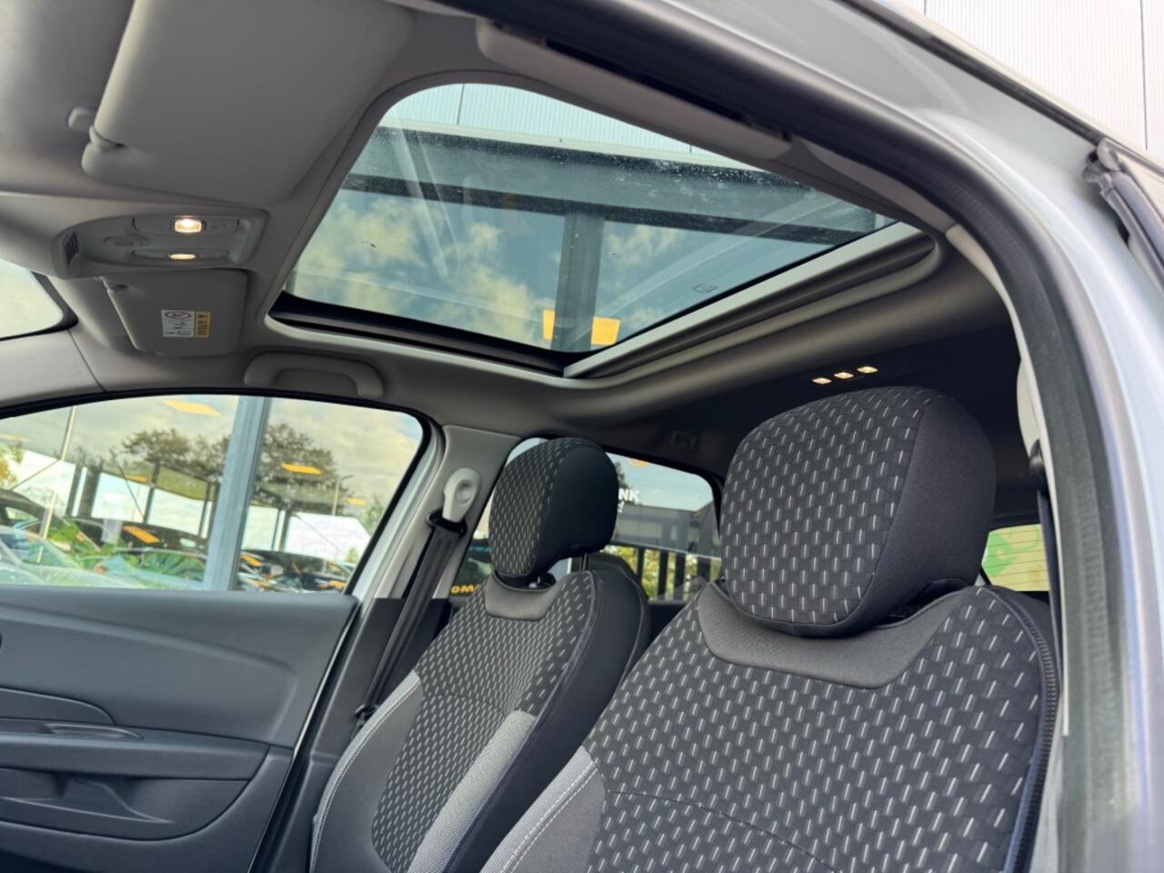 Renault CAPTUR 1.3 TCe150 pk Aut. Intens - Pan dak - camera - dode hoek det.