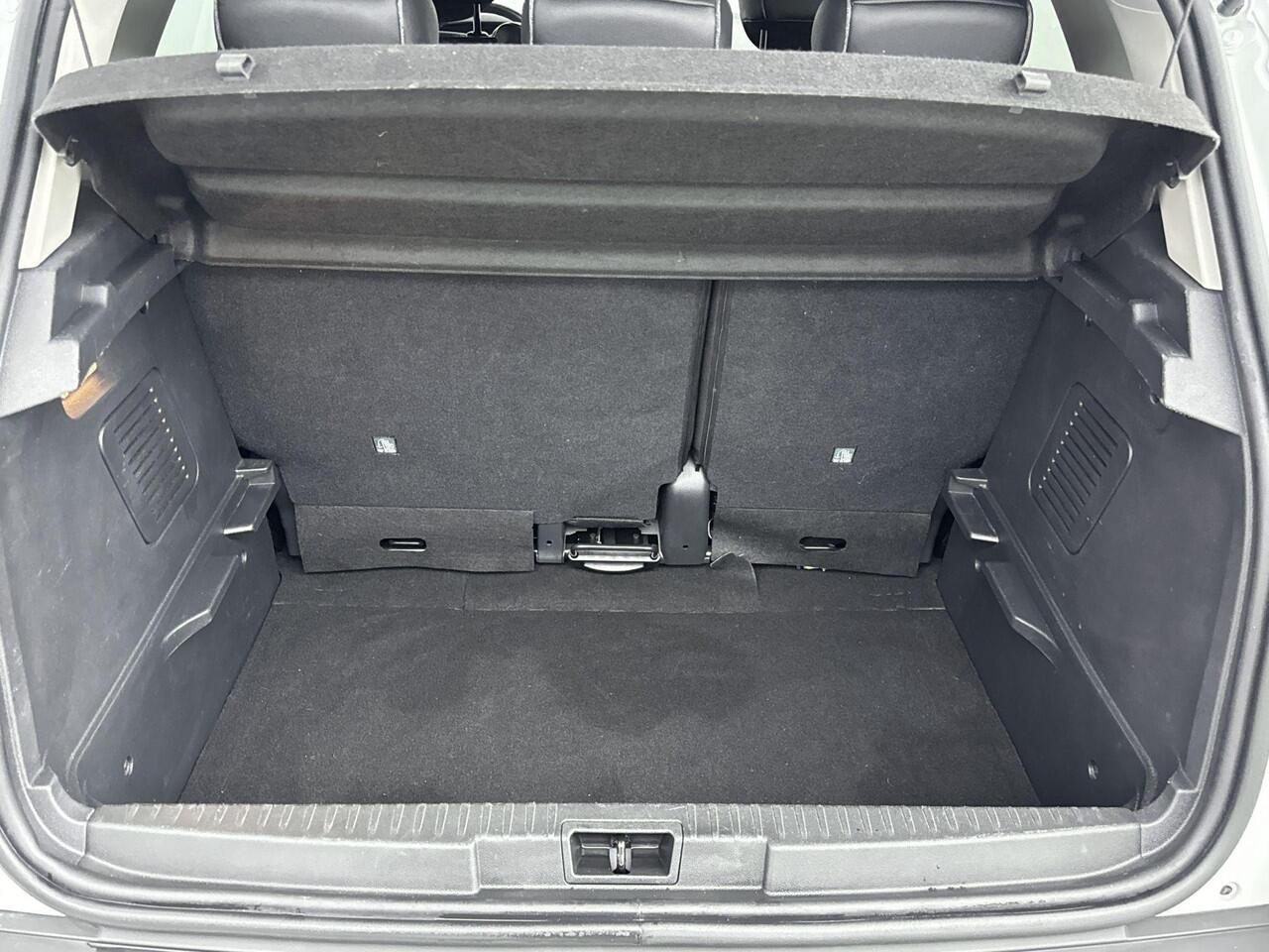 Renault CAPTUR 1.3 TCe Intens 150PK | Automaat | Achteruitrijcamera | Navigatie | Keyless | LED Koplampen | Cruise Control | Lichtmetalen velgen 17"