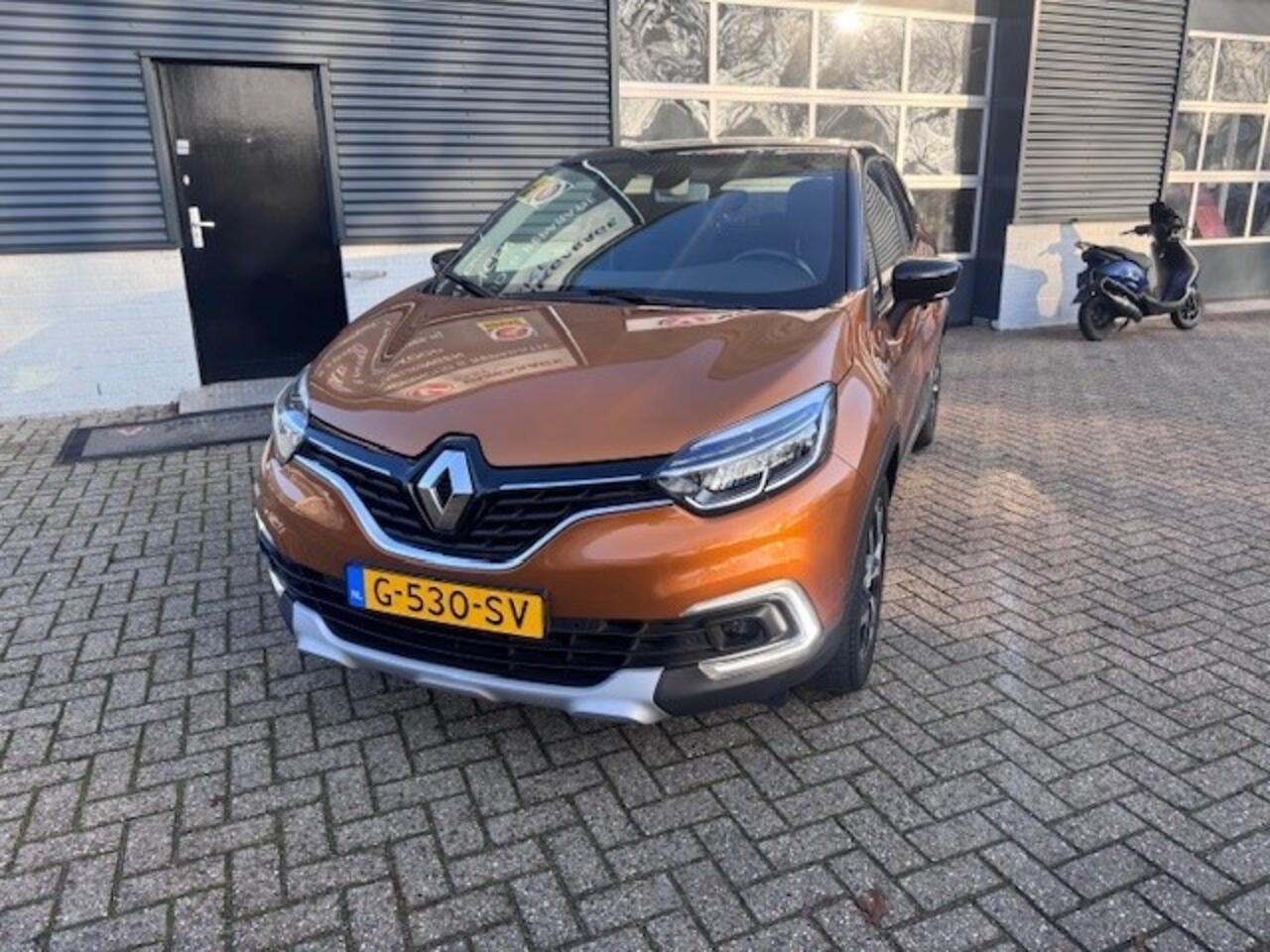 Renault CAPTUR 1.3 TCe Intens Automaat en Led koplampen. Navi.
