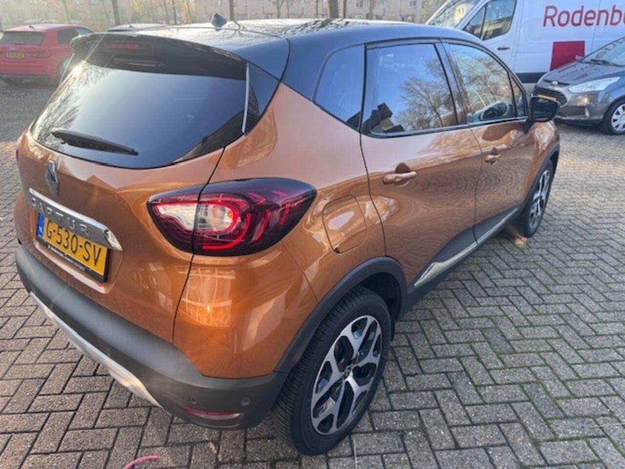 Renault CAPTUR 1.3 TCe Intens Automaat en Led koplampen. Navi.