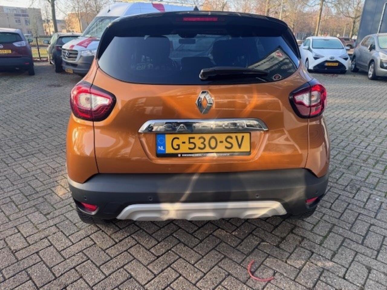 Renault CAPTUR 1.3 TCe Intens Automaat en Led koplampen. Navi.