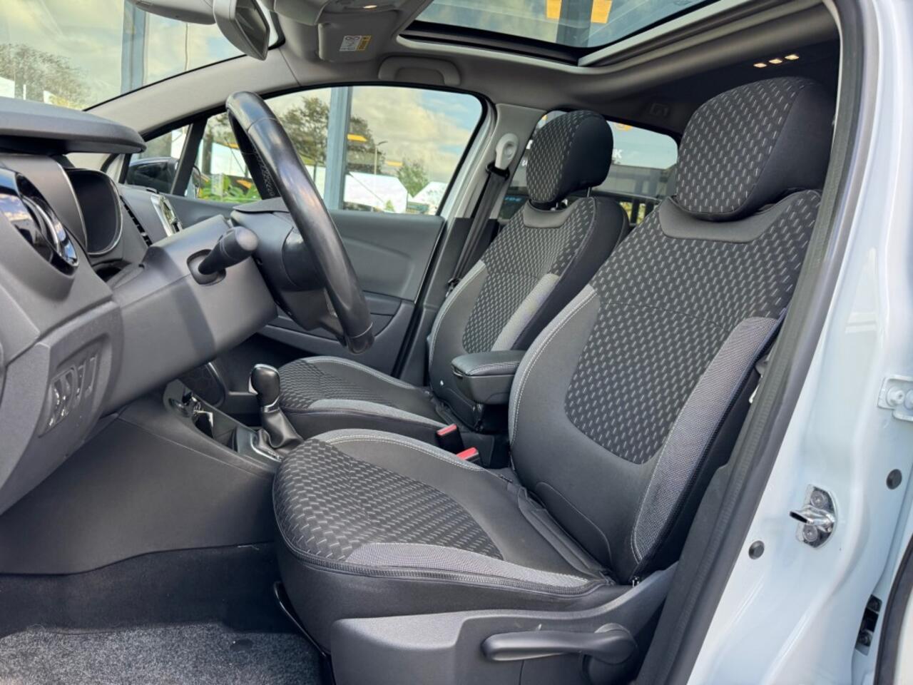 Renault CAPTUR 1.3 TCe150 pk Aut. Intens - Pan dak - camera - dode hoek det.