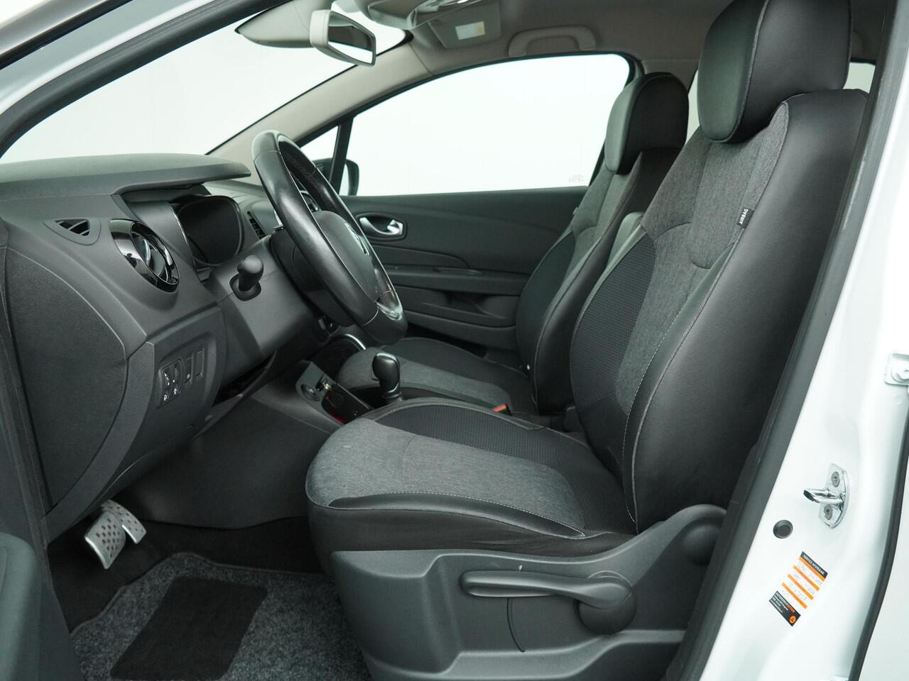 Renault CAPTUR 1.3 TCe Intens - Automaat - Navigatie - Climate Controle - Keyless Entry & Start