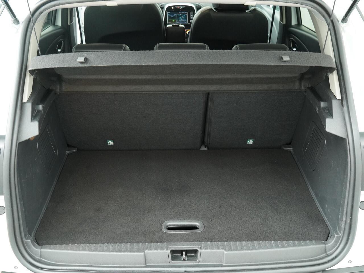 Renault CAPTUR 1.3 TCe Intens - Automaat - Navigatie - Climate Controle - Keyless Entry & Start