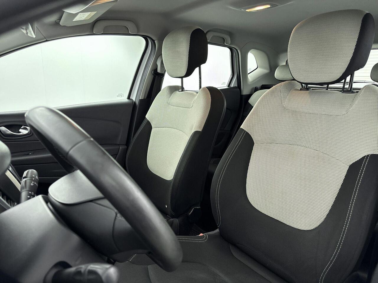 Renault CAPTUR 0.9 TCe Life 90PK | Navigatie | Cruise Control | Lichtmetalen Velgen | Airco