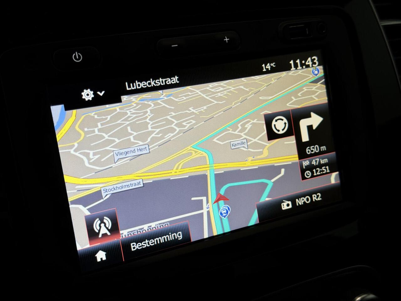 Renault CAPTUR 0.9 TCe 90 Intens | Trekhaak | Armsteun | Navigatie | Climate Control | Cruise Control | Lichtmetalen velgen 17"