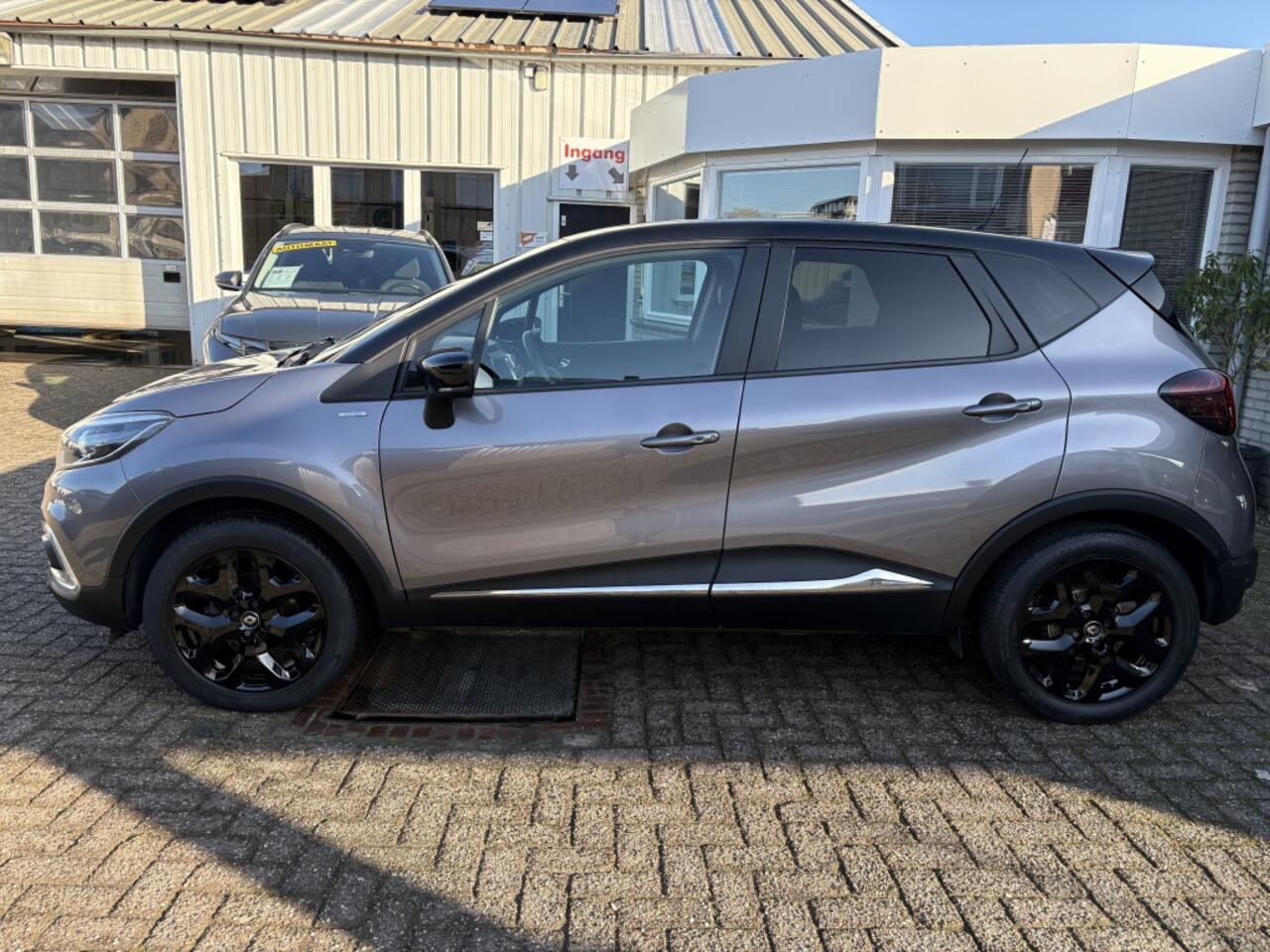 Renault CAPTUR 0.9 TCe 90pk Limited / Navigatie