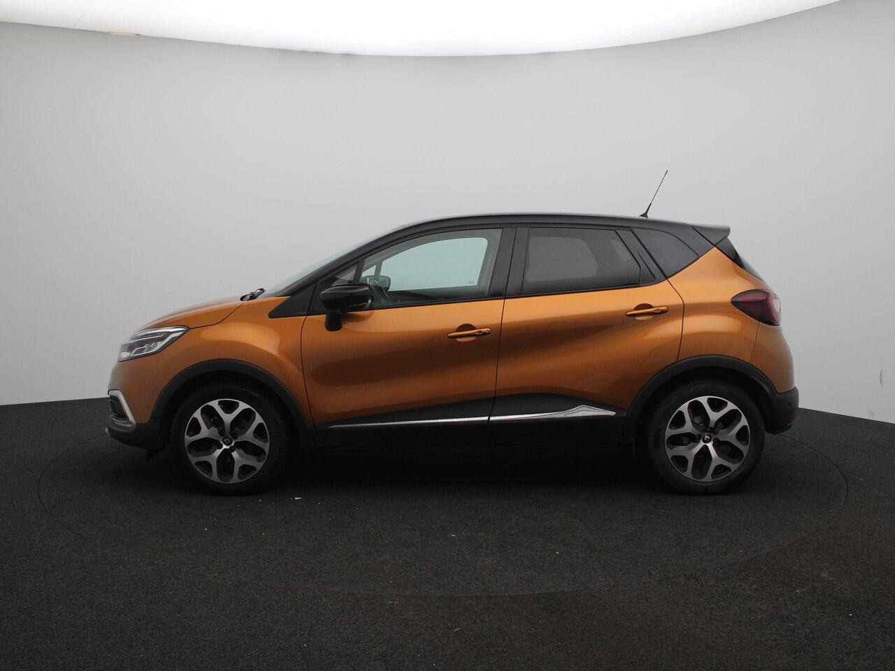 Renault CAPTUR TCe 130 Intens | Trekhaak | R-link navigatie | Two-tone metaalkleur | Climate Control | Parkeersensoren rondom met achteruitrijcamera | Lichtmetalen velgen |