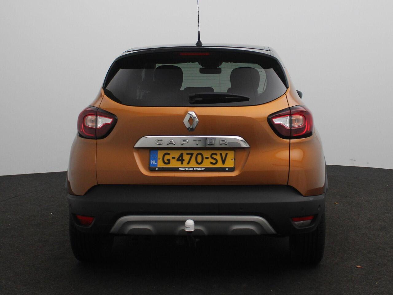Renault CAPTUR TCe 130 Intens | Trekhaak | R-link navigatie | Two-tone metaalkleur | Climate Control | Parkeersensoren rondom met achteruitrijcamera | Lichtmetalen velgen |