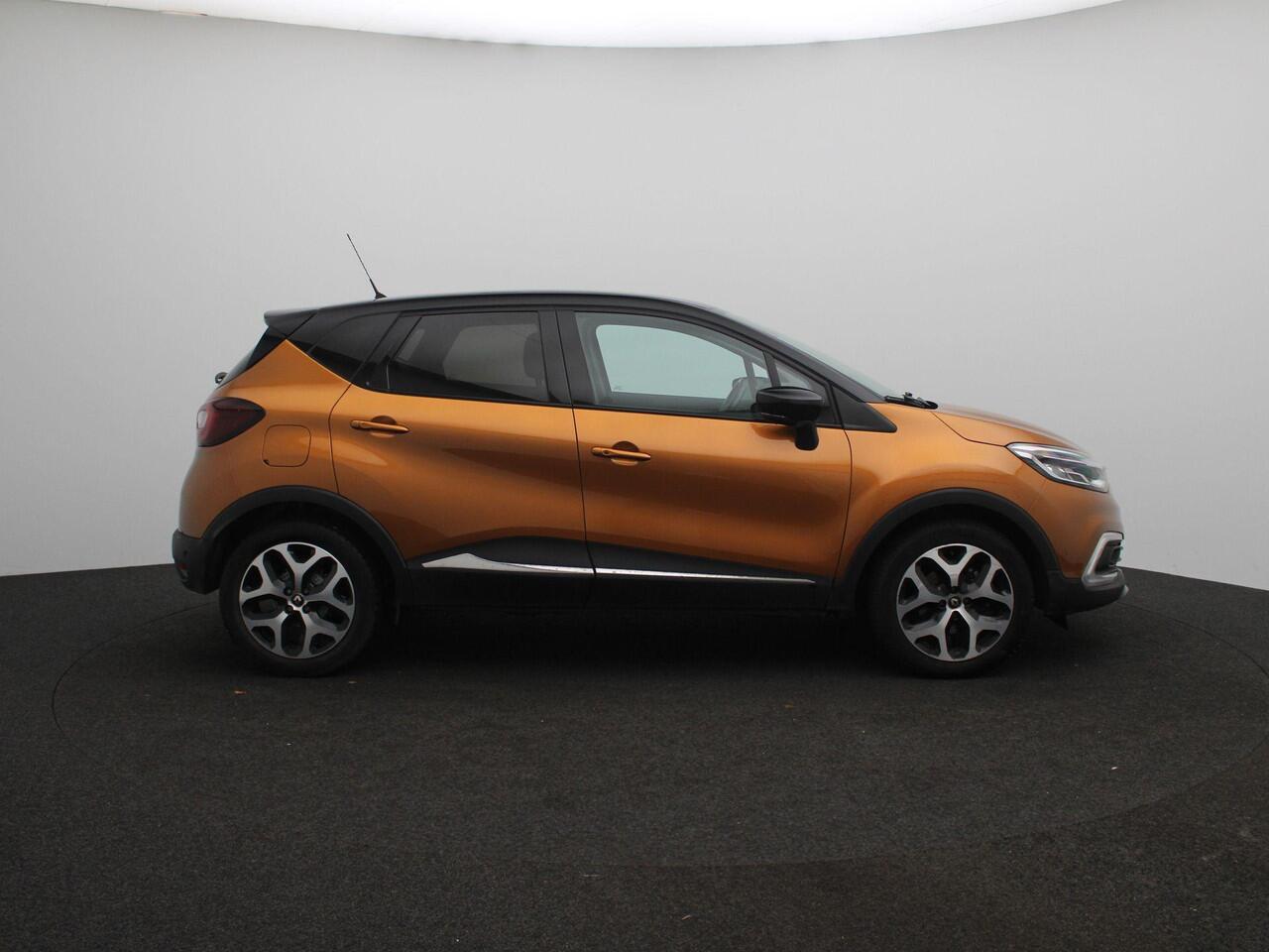 Renault CAPTUR TCe 130 Intens | Trekhaak | R-link navigatie | Two-tone metaalkleur | Climate Control | Parkeersensoren rondom met achteruitrijcamera | Lichtmetalen velgen |