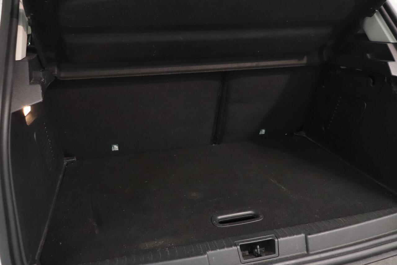 Renault CAPTUR TCe 150 EDC Intens | Camera | Automaat | R-LINK Navigatie | Dodehoek detectie | climate control | LED koplampen |