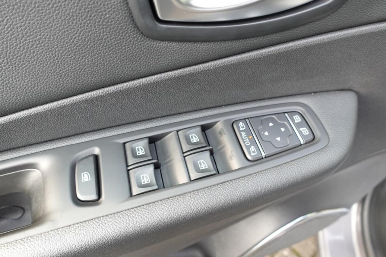 Renault CAPTUR 0.9 TC-e BOSE Navigatie Clima Pdc