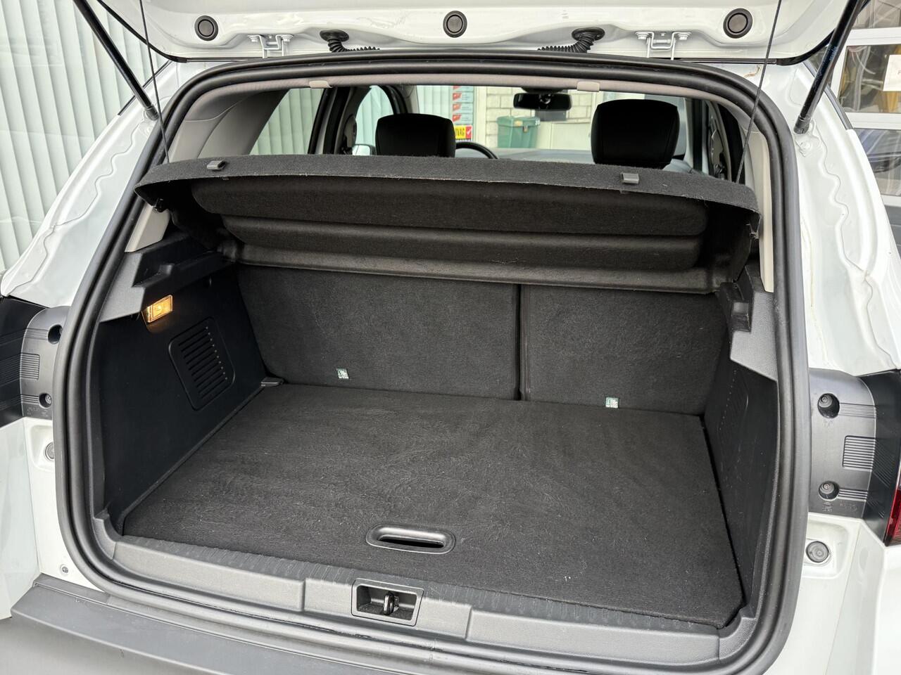 Renault CAPTUR 1.3 TCe Initiale Paris | Bose Audio | Achteruitrijcamera | Stoelverwarming | Leer | LED | DAB | Climate Control | Dodehoek detectie |