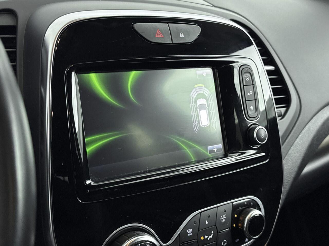 Renault CAPTUR 1.3 TCe 130Pk Intens | Navigatie | Apple & Android Caplay | Parkeersensoren Voor & Achter | Achteruitrijcamera | Trekhaak | Climate Control | Parkeerassistent