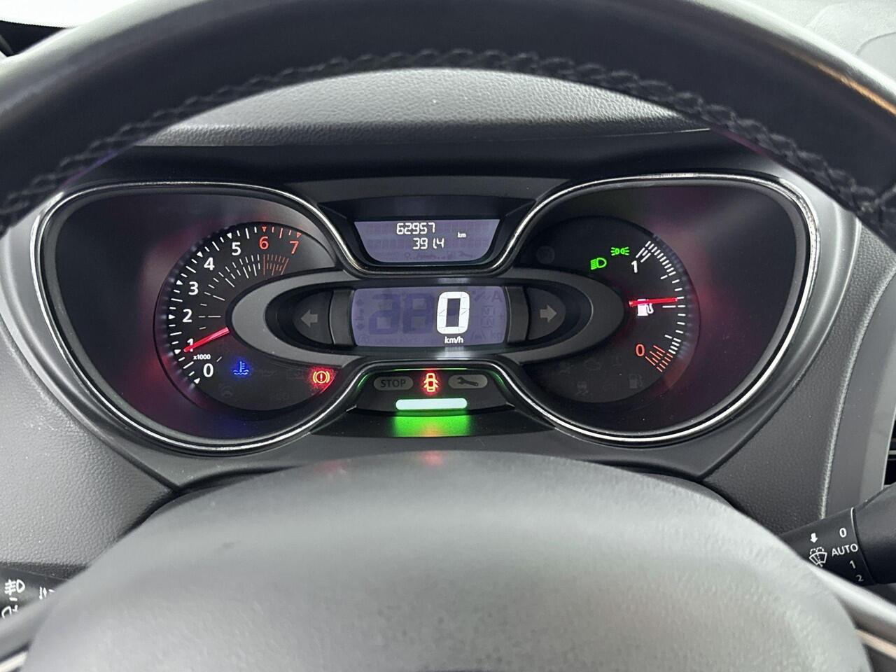 Renault CAPTUR 1.3 TCe 130Pk Intens | Navigatie | Apple & Android Caplay | Parkeersensoren Voor & Achter | Achteruitrijcamera | Trekhaak | Climate Control | Parkeerassistent