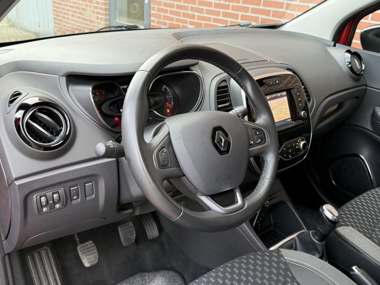 Renault CAPTUR 0.9 TCe Intens NAVI CLIMA CRUISE CAMERA PDC TREKHAAK