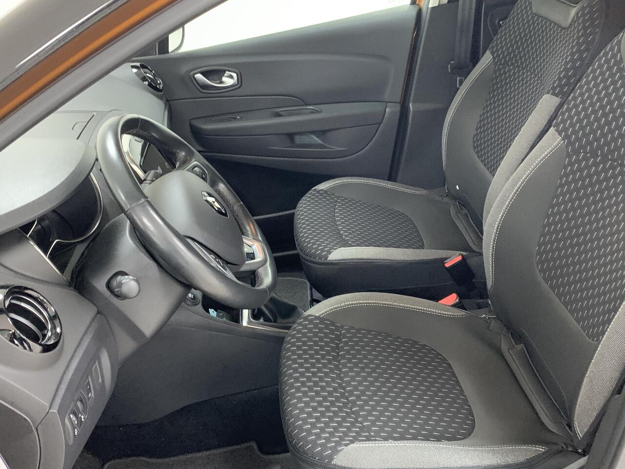 Renault CAPTUR 1.3 TCe Intens NAVIGATIE | PARKEERSENSOREN | LAGE KILOMETERSTAND!
