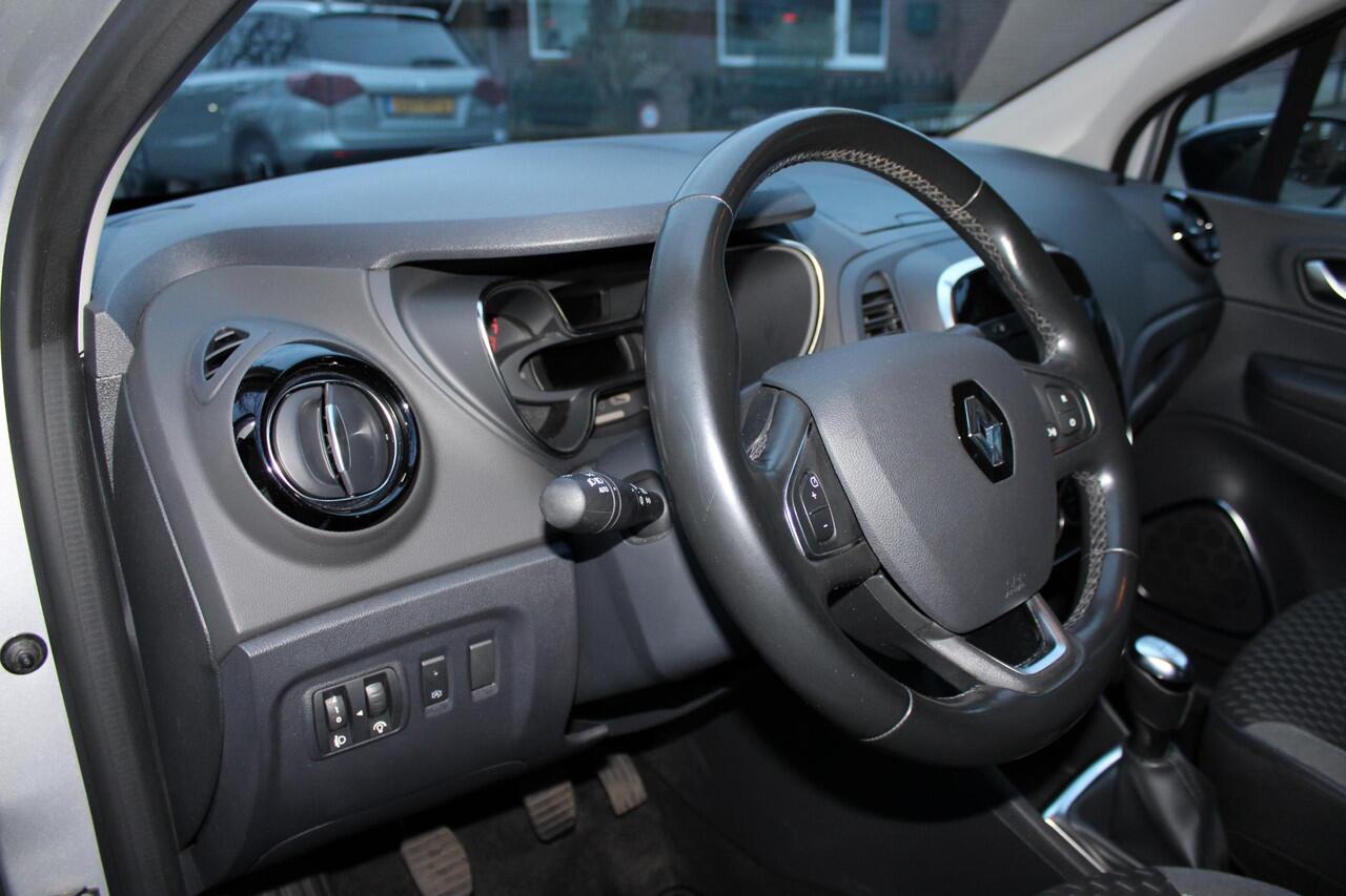 Renault CAPTUR 0.9 TCe Intens Trekhaak, Bluetooth, Navi