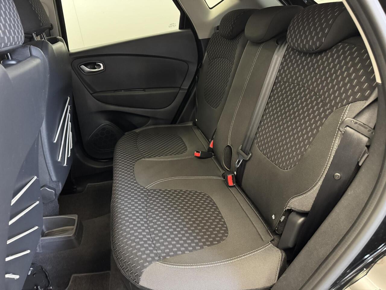Renault CAPTUR 1.3 TCe 140Pk Intens | Trekhaak | 1e eigenaar | NL Auto | Rijklaarprijs