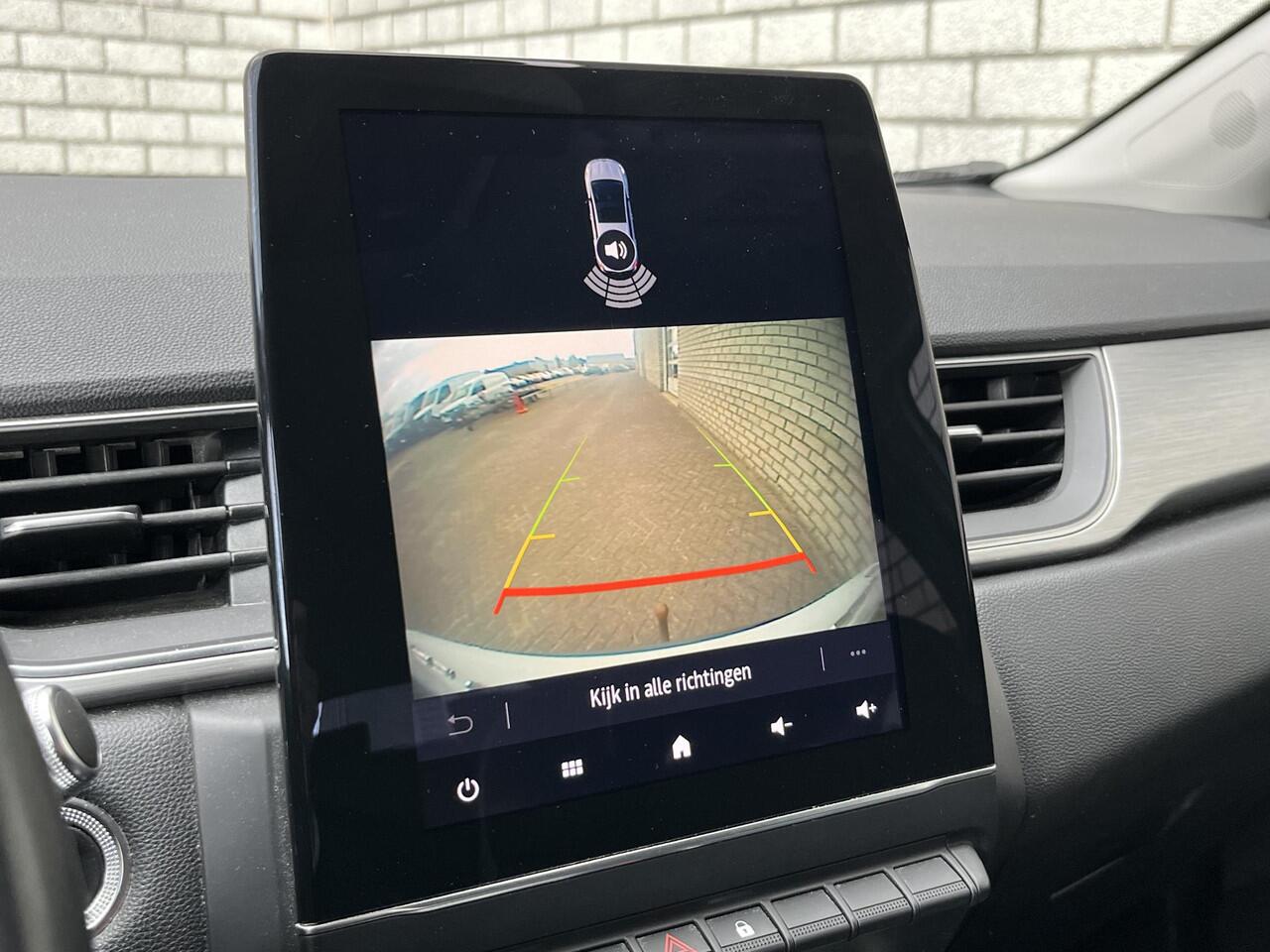 Renault CAPTUR 1.6 E-Tech Plug-in Hybrid 160 Intens | Trekhaak | Apple CarPlay / Android Auto | Achteruitrijcamera |