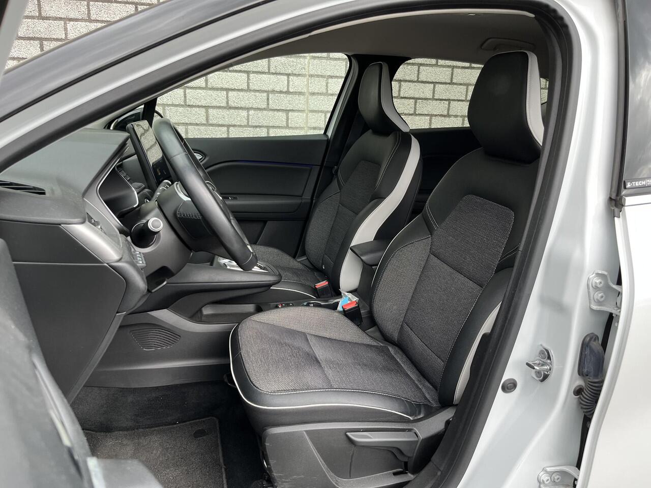 Renault CAPTUR 1.6 E-Tech Plug-in Hybrid 160 Intens | Trekhaak | Apple CarPlay / Android Auto | Achteruitrijcamera |