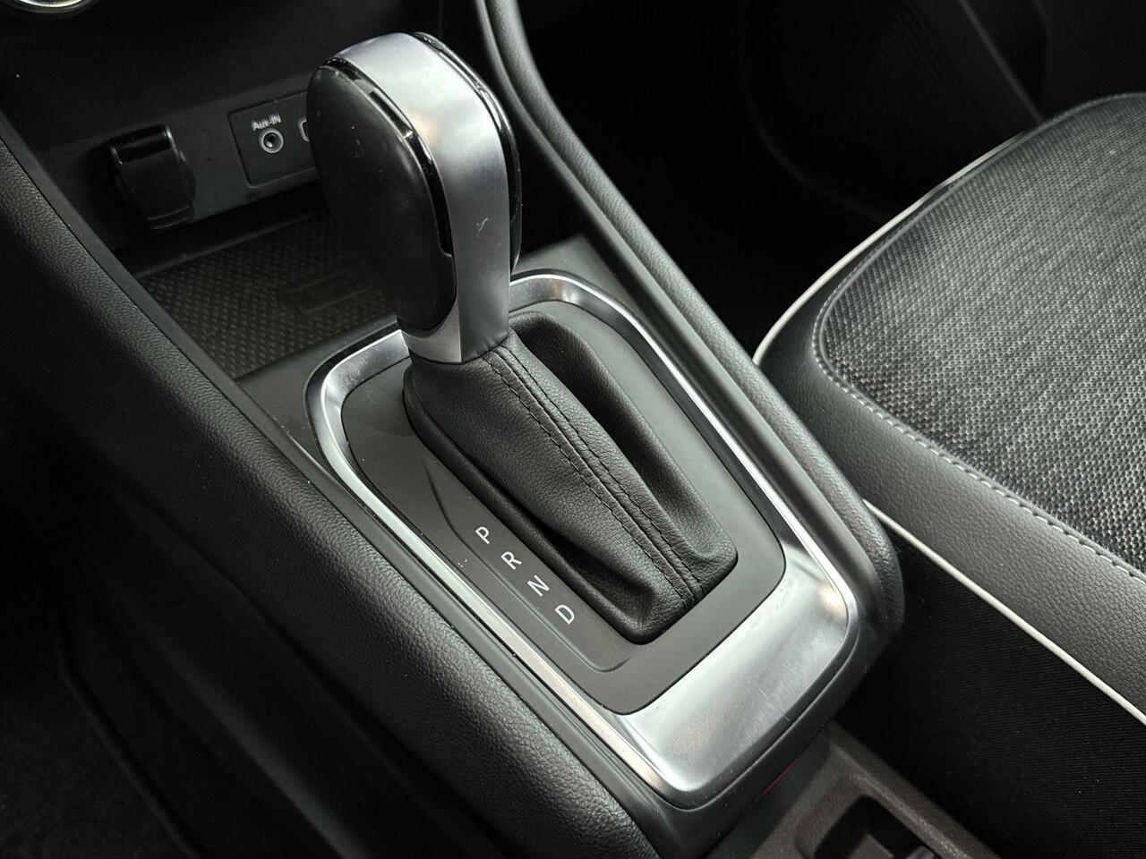 Renault CAPTUR 1.3 TCe Intens 130PK | Automaat | Trekhaak | Navigatie | Half-Leder | Climate Control | Apple CarPlay & Android Auto