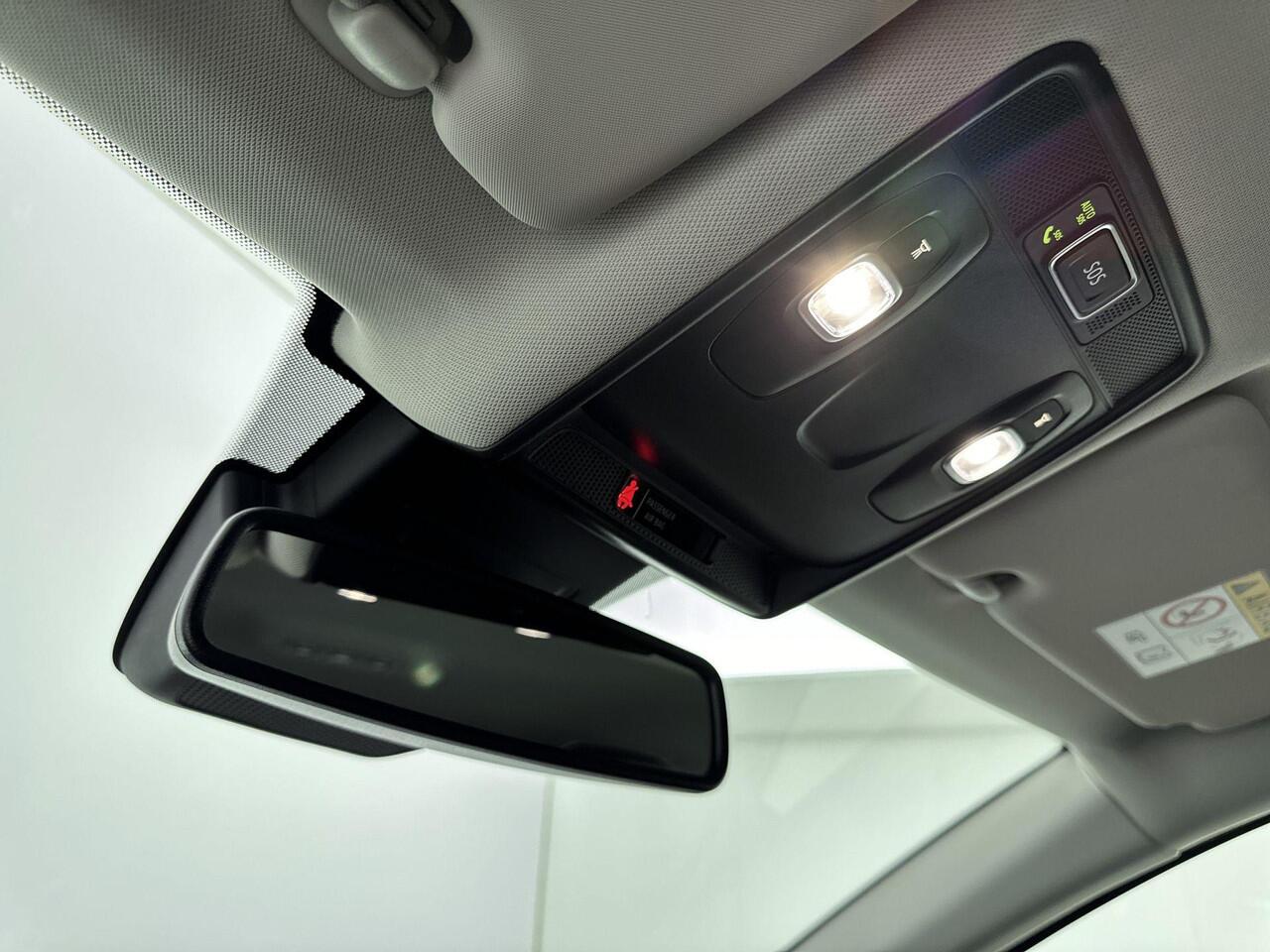 Renault CAPTUR 1.3 TCe Intens 130PK | Automaat | Trekhaak | Navigatie | Half-Leder | Climate Control | Apple CarPlay & Android Auto