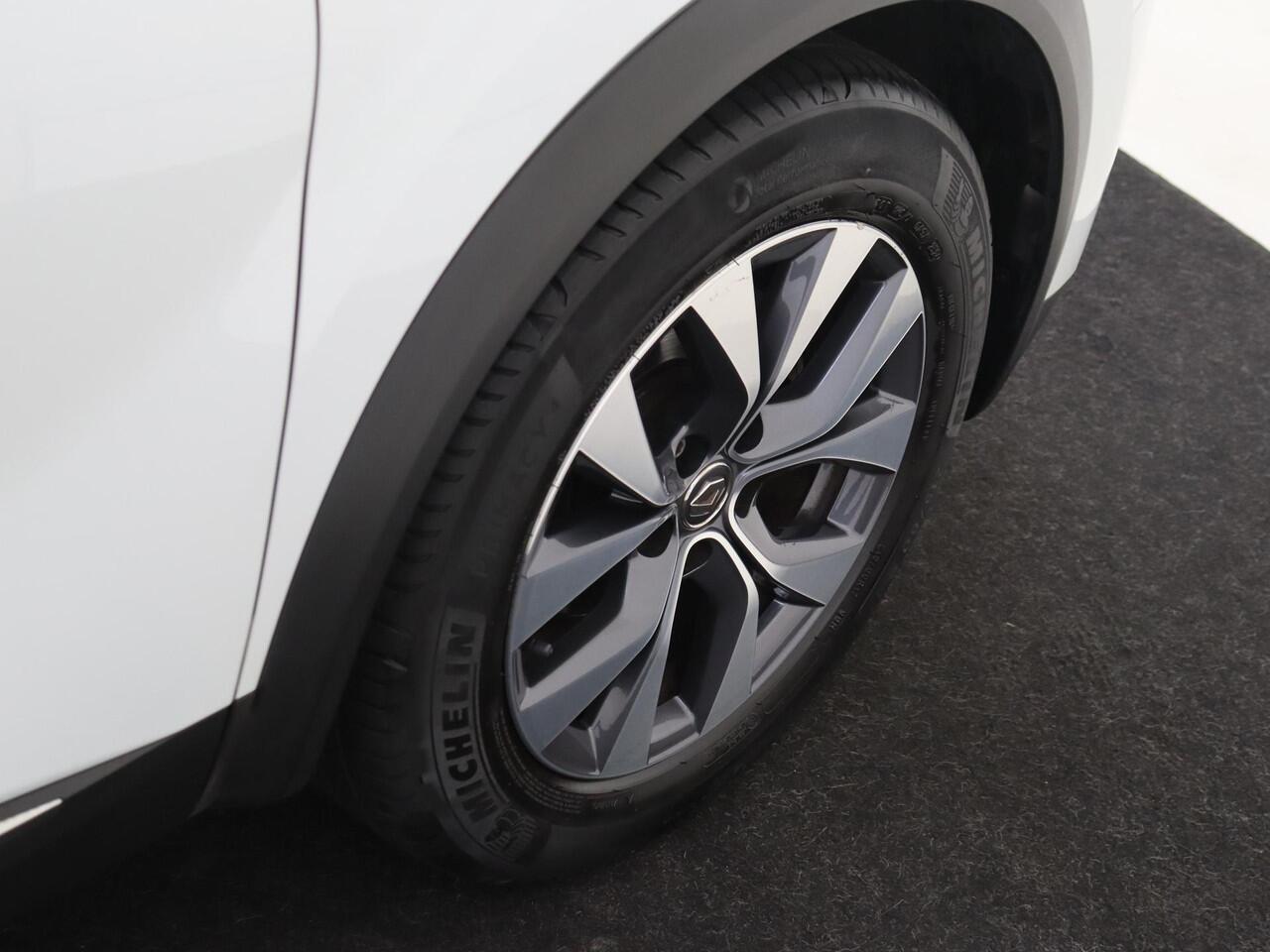 Renault CAPTUR 1.0 TCe 100 Intens Half leder | LM velgen | cruise control