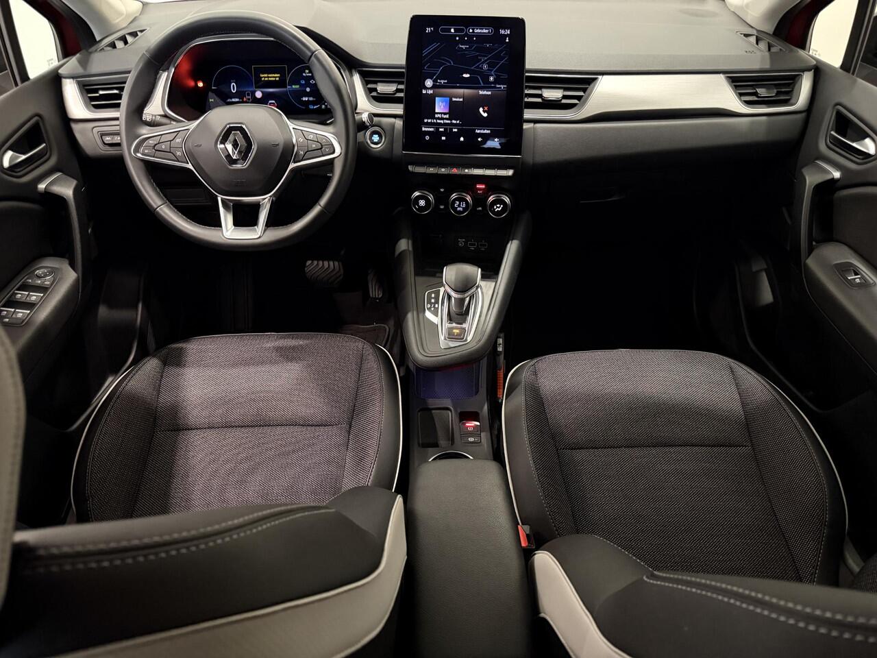 Renault CAPTUR 1.6 E-Tech Plug-in Hybrid 160 Intens | Trekhaak | Navigatie | Climate Control | Cruise Control | Apple Carplay/Android Auto | Parkeersensoren voor, achter en achteruitrijcamera