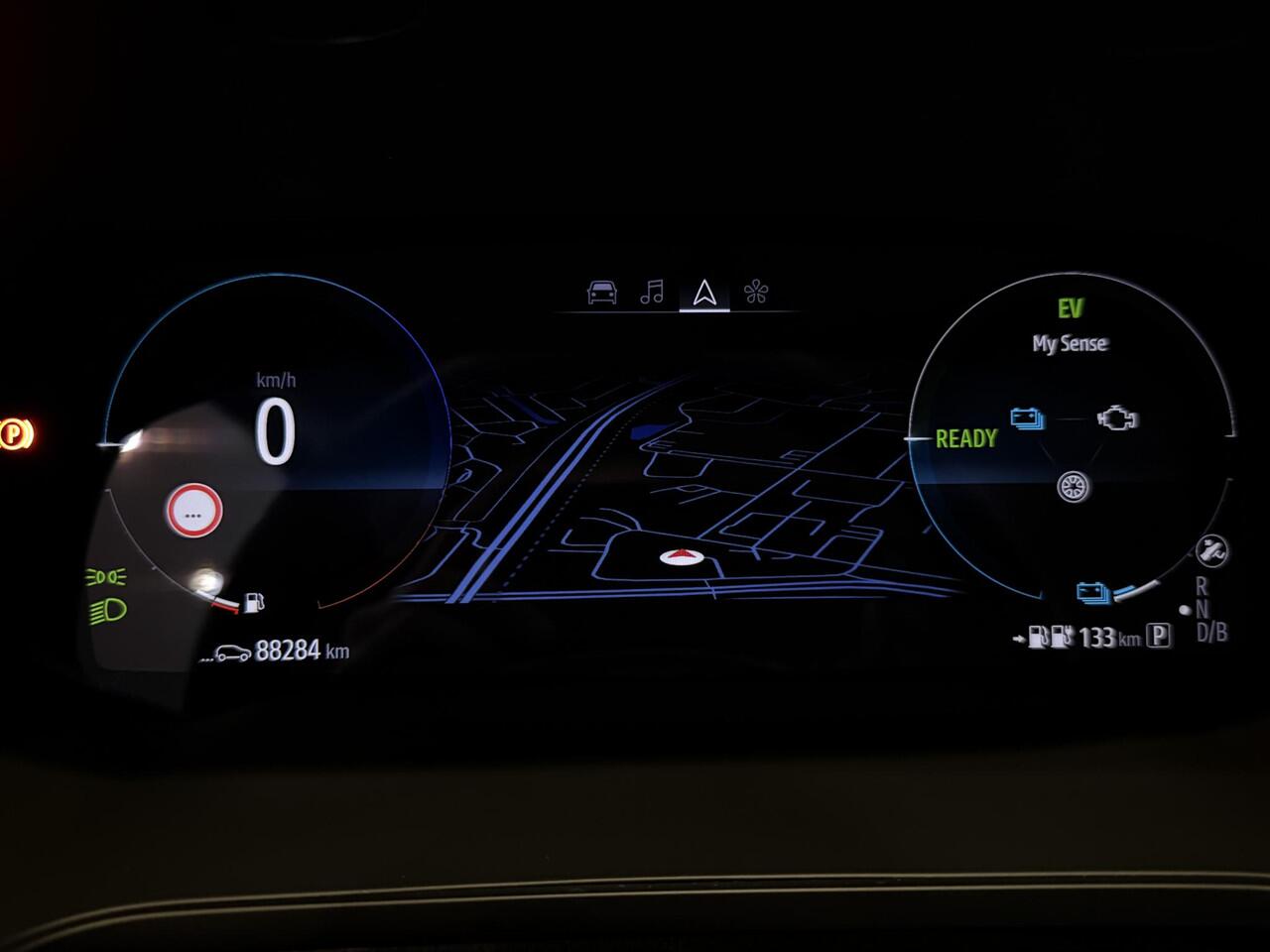 Renault CAPTUR 1.6 E-Tech Plug-in Hybrid 160 Intens | Trekhaak | Navigatie | Climate Control | Cruise Control | Apple Carplay/Android Auto | Parkeersensoren voor, achter en achteruitrijcamera