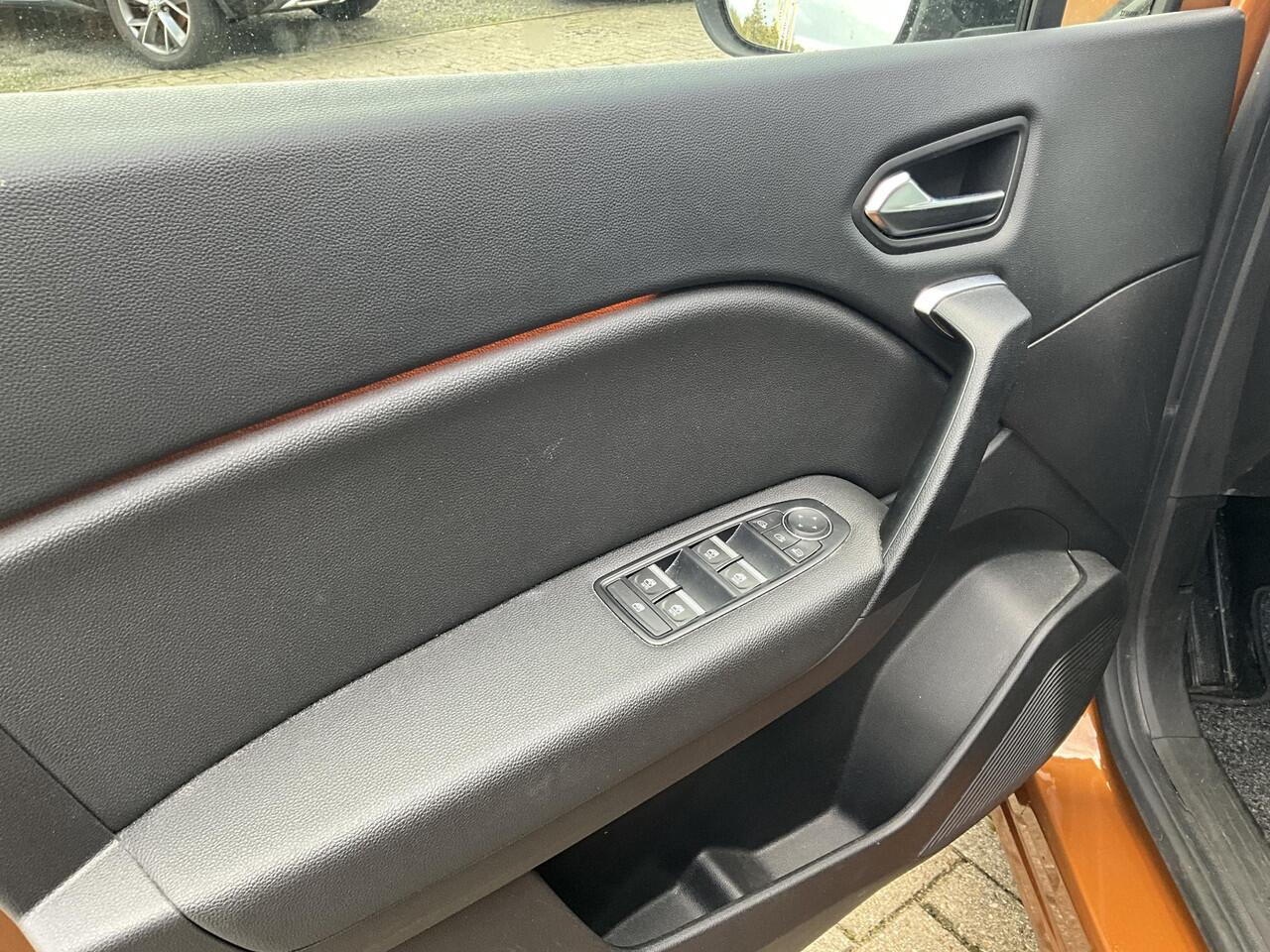 Renault CAPTUR 1.3 TCe 130 Intens Camera | Bose