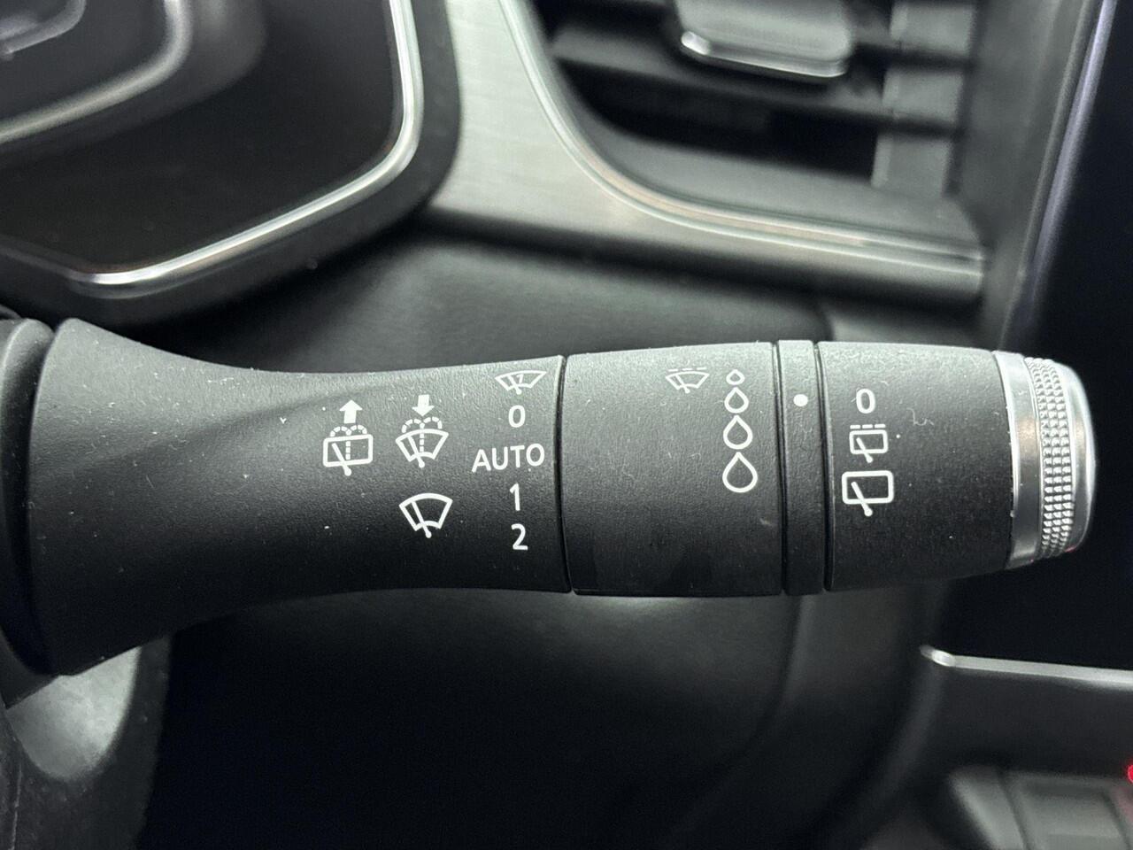 Renault CAPTUR 1.3 TCe Edition One 130PK | Automaat | Navigatie 9,3'' | Adaptieve Cruise Control | Half-Lederen Bekleding | Achteruitrijcamera | Apple CarPlay & Android Auto