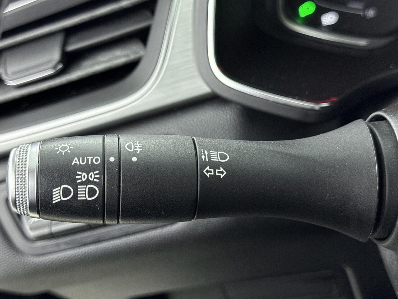 Renault CAPTUR 1.3 TCe Edition One 130PK | Automaat | Navigatie 9,3'' | Adaptieve Cruise Control | Half-Lederen Bekleding | Achteruitrijcamera | Apple CarPlay & Android Auto