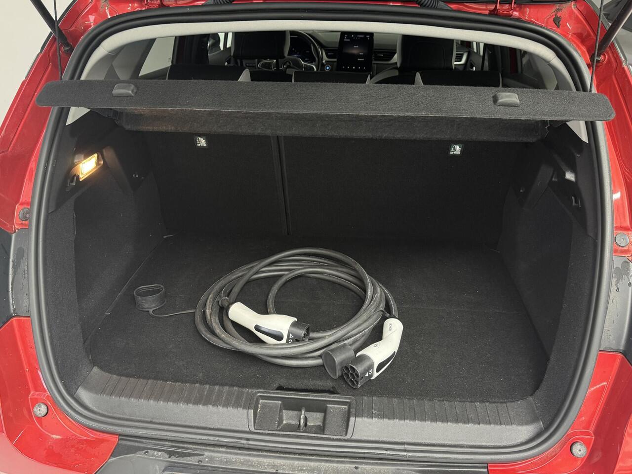 Renault CAPTUR 1.6 E-Tech Plug-in Hybrid 160 Intens | Clima | Navi | Camera | Trekhaak