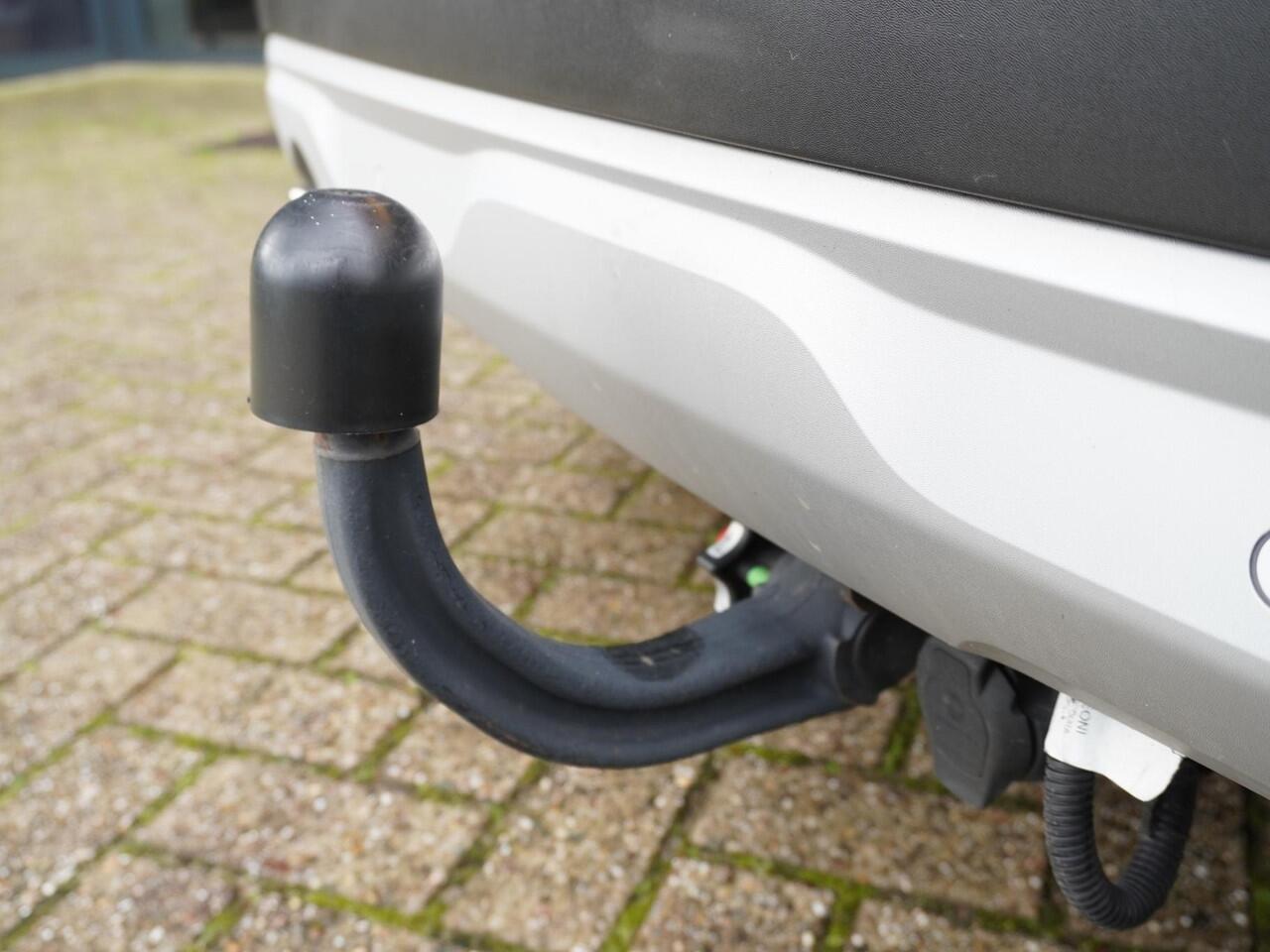 Renault CAPTUR 1.3 TCe 130 Intens AUTOMAAT / 1E EIGENAAR / DEALER ONDERHOUDEN / AFN. TREKHAAK / NAVI / CAMERA / PDC / ADAPT. CRUISE / BLINDSPOT / E-SHIFTER / STUURV. / APPLE CARPLAY / ANDROID AUTO / 17'' ALL-SEASON