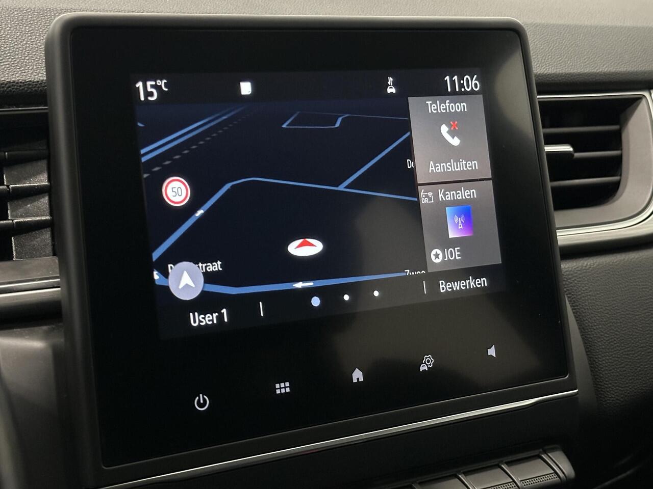 Renault CAPTUR 1.0 TCe 100 Intens | Navigatie | Climate Control | Cruise Control | Parkeersensoren | Lichtmetalen velgen 17" | Apple Carplay/Android Auto