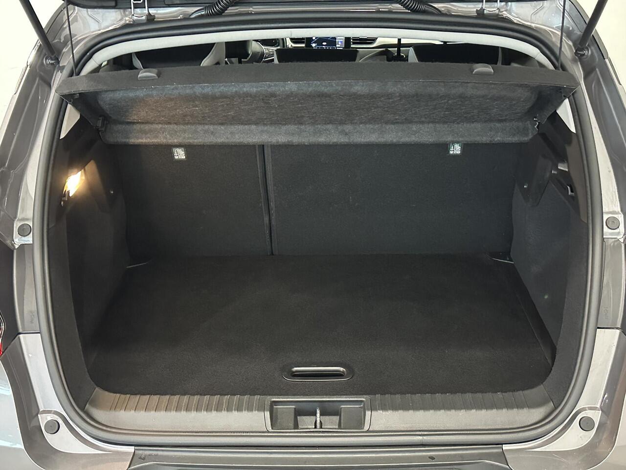 Renault CAPTUR 1.0 TCe 100 Intens | Navigatie | Climate Control | Cruise Control | Parkeersensoren | Lichtmetalen velgen 17" | Apple Carplay/Android Auto