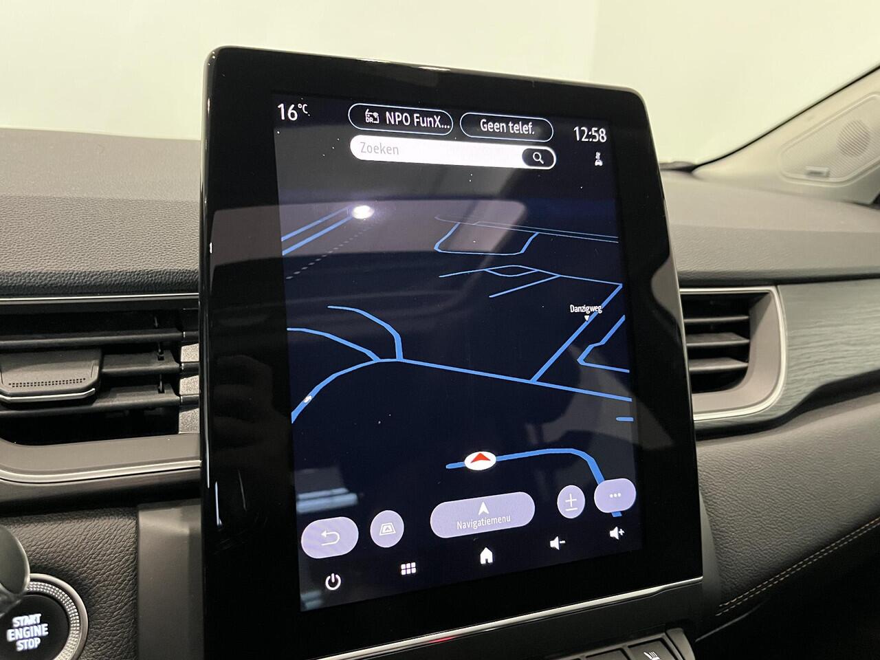 Renault CAPTUR 1.3 TCe 155 EDC Initiale Paris | Trekhaak | Panoramadak | Leder | Navigatie 9,3" | Climate Control | Cruise Control | Lichtmetalen velgen 18" | Apple Carplay/Android Auto